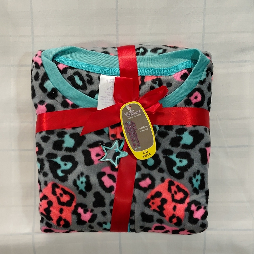 Secret Treasures Ladies Pajama Set with Leopard Print Large 12/14